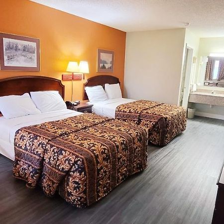 Regency Travel Inn Hayti Екстериор снимка