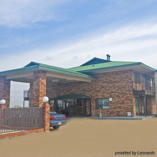 Regency Travel Inn Hayti Екстериор снимка