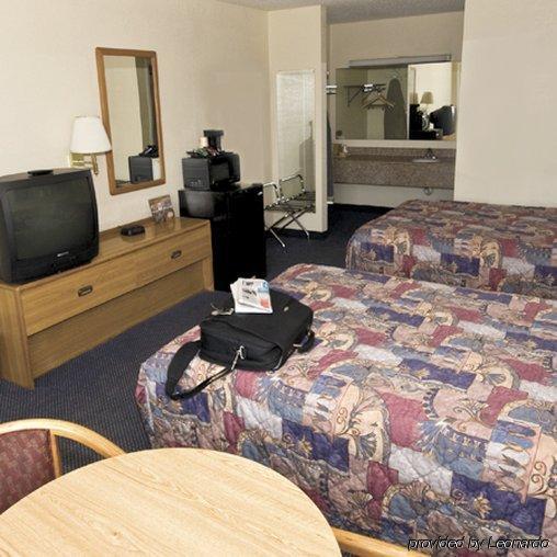 Regency Travel Inn Hayti Стая снимка