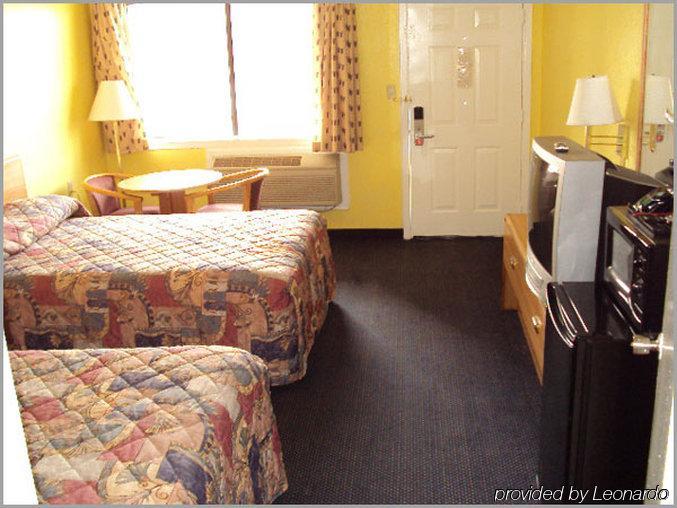 Regency Travel Inn Hayti Стая снимка