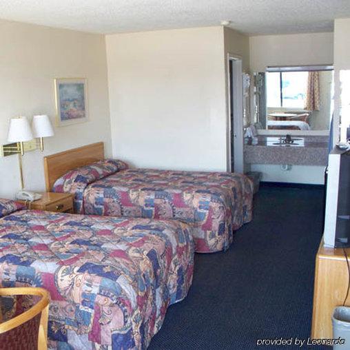Regency Travel Inn Hayti Стая снимка